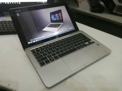 AS NEW*ASUS TRANSFORMER*2 IN 1*INTEL ATOM Z3775*2GB RAM*500GB HDD/32GB SSD*